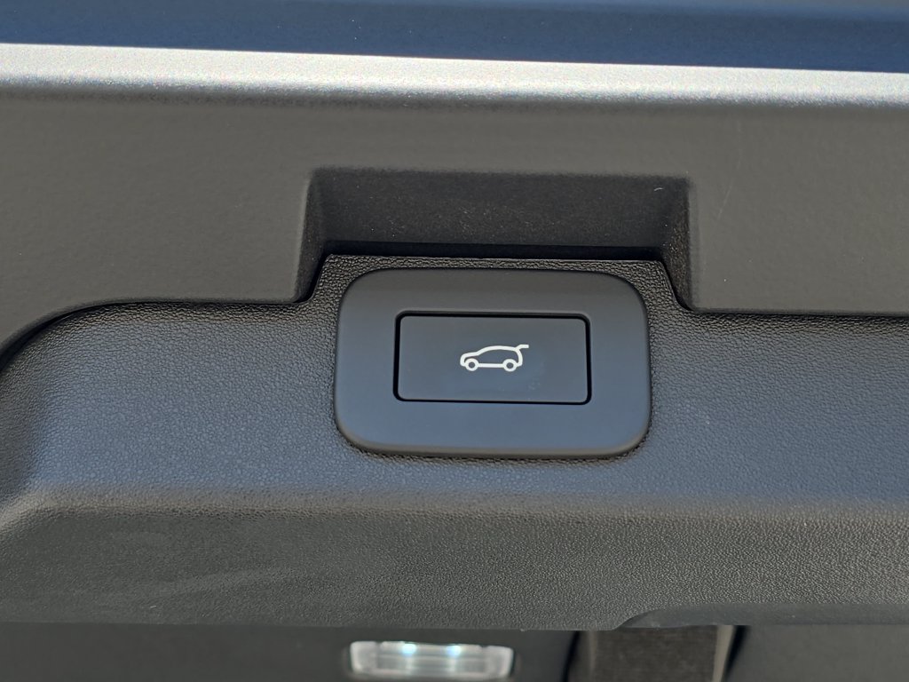 New 2026 Land Rover Discovery S AWD/4WD image 14