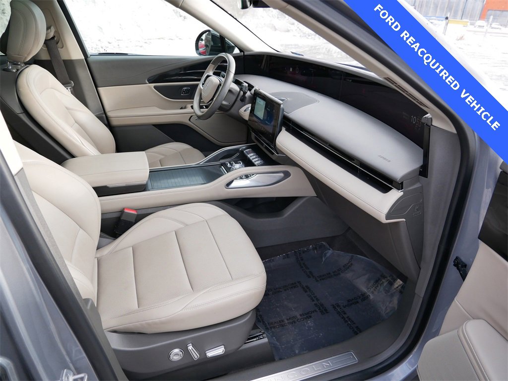 Used 2024 Lincoln Nautilus Premier w/ Equipment Group 102A image 7