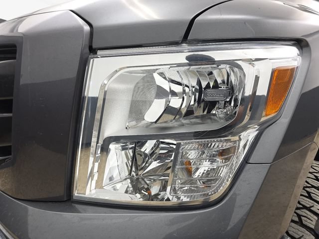 Used 2023 Nissan Titan SV w/ SV Convenience Package AWD/4WD image 32