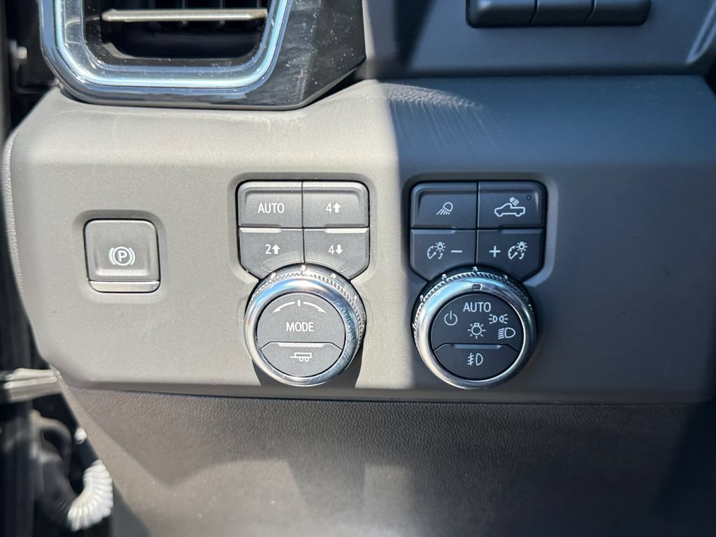 Used 2024 GMC Sierra 2500 Denali Ultimate w/ Max Trailering Package AWD/4WD image 22