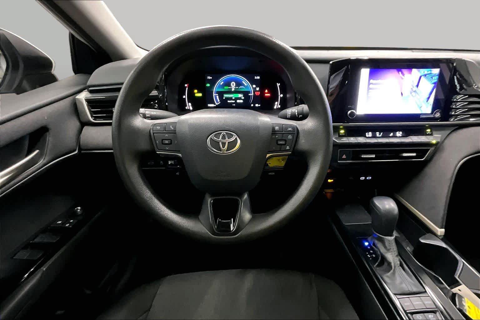 Used 2025 Toyota Camry LE FWD image 5