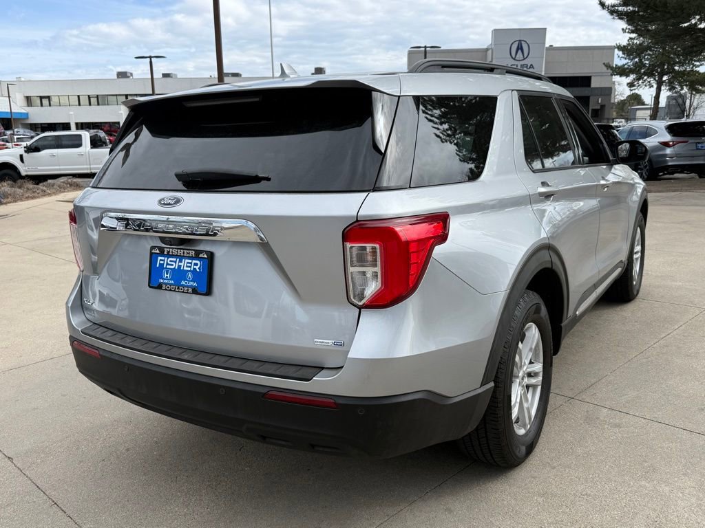 Used 2020 Ford Explorer XLT w/ Comfort Package AWD/4WD image 4