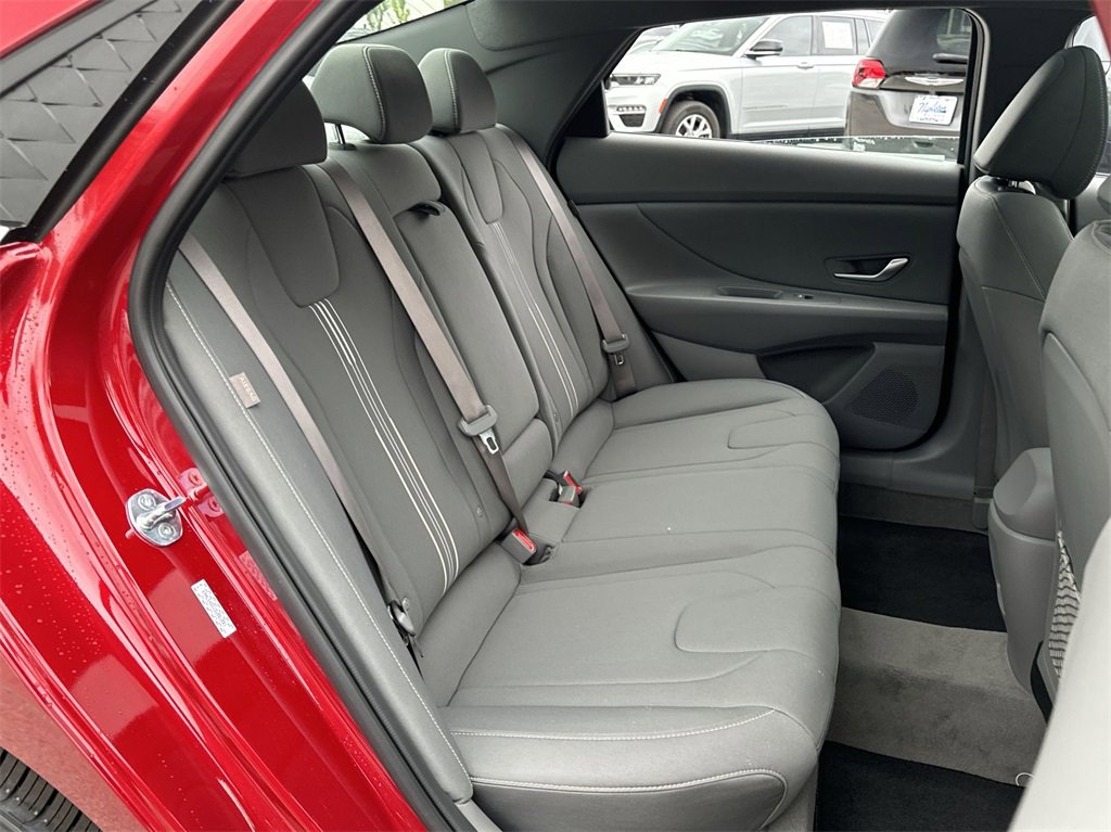 New 2025 Hyundai Elantra SEL image 36