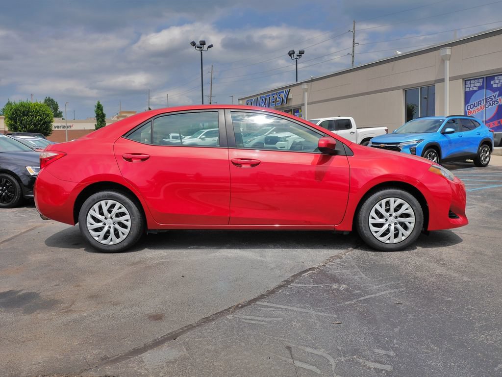Used 2017 Toyota Corolla LE FWD image 8