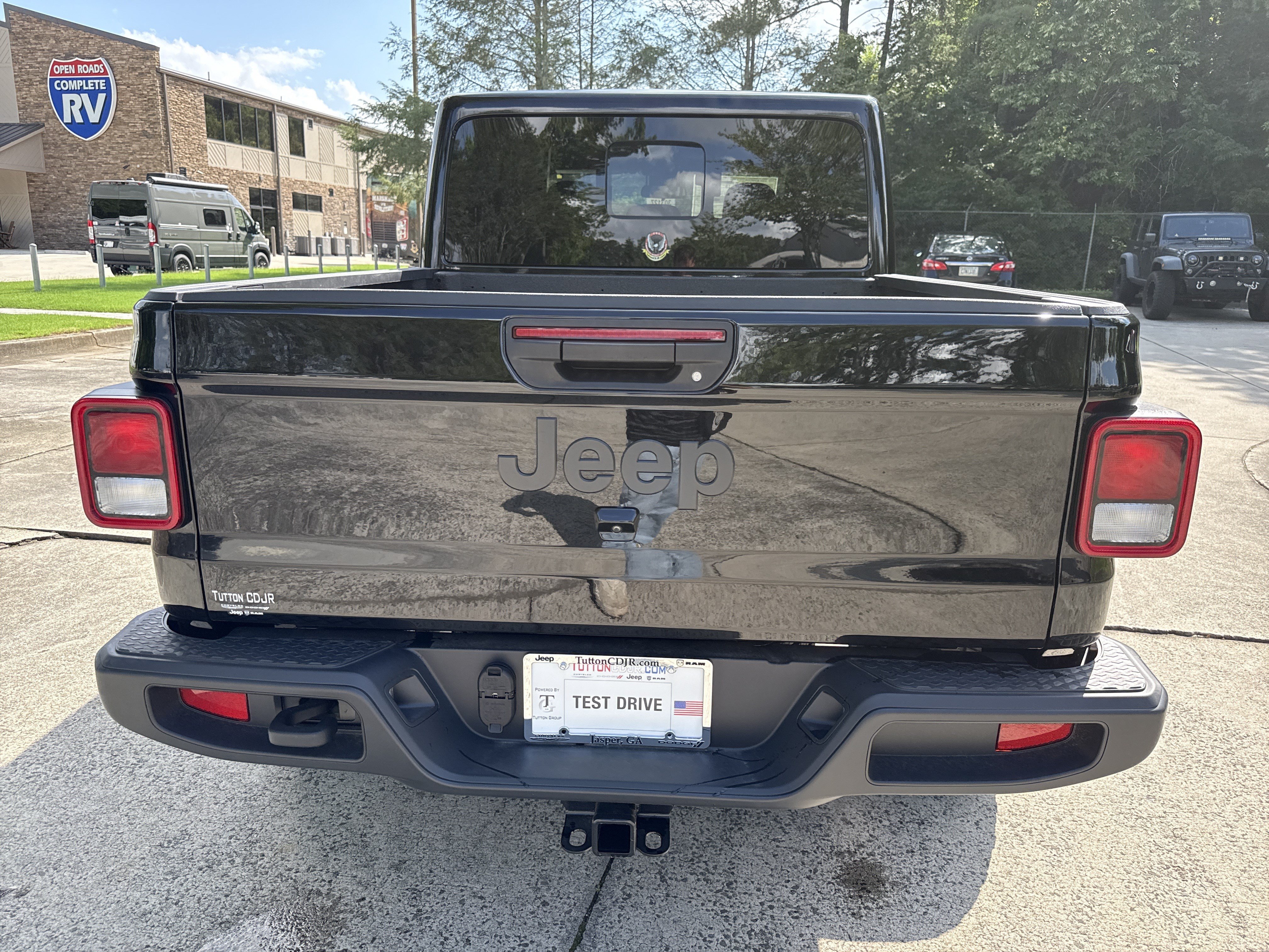 New 2025 Jeep Gladiator Sport w/ Premium Package AWD/4WD image 18