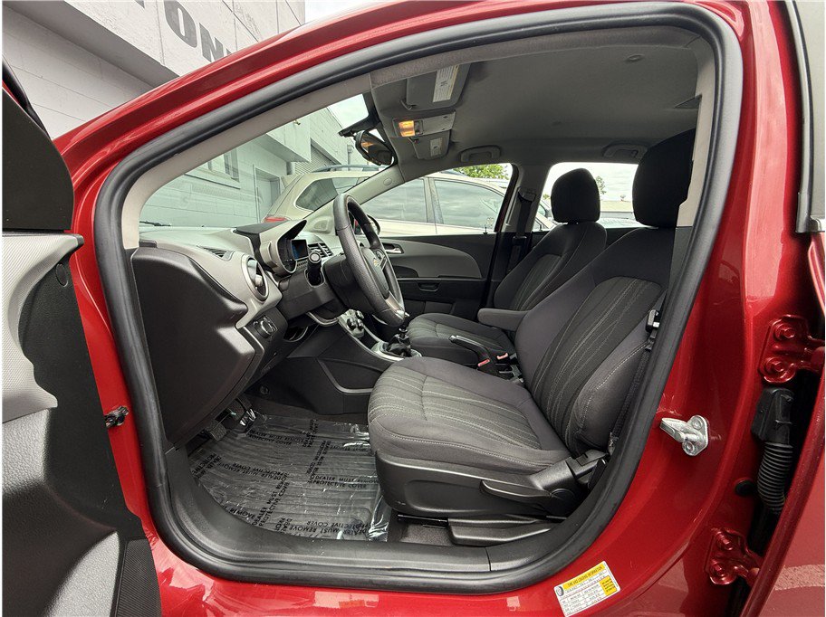 Used 2014 Chevrolet Sonic LT FWD image 10