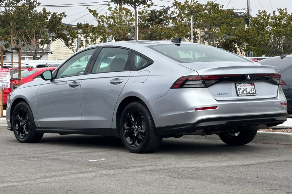 Certified 2025 Honda Accord SE image 6