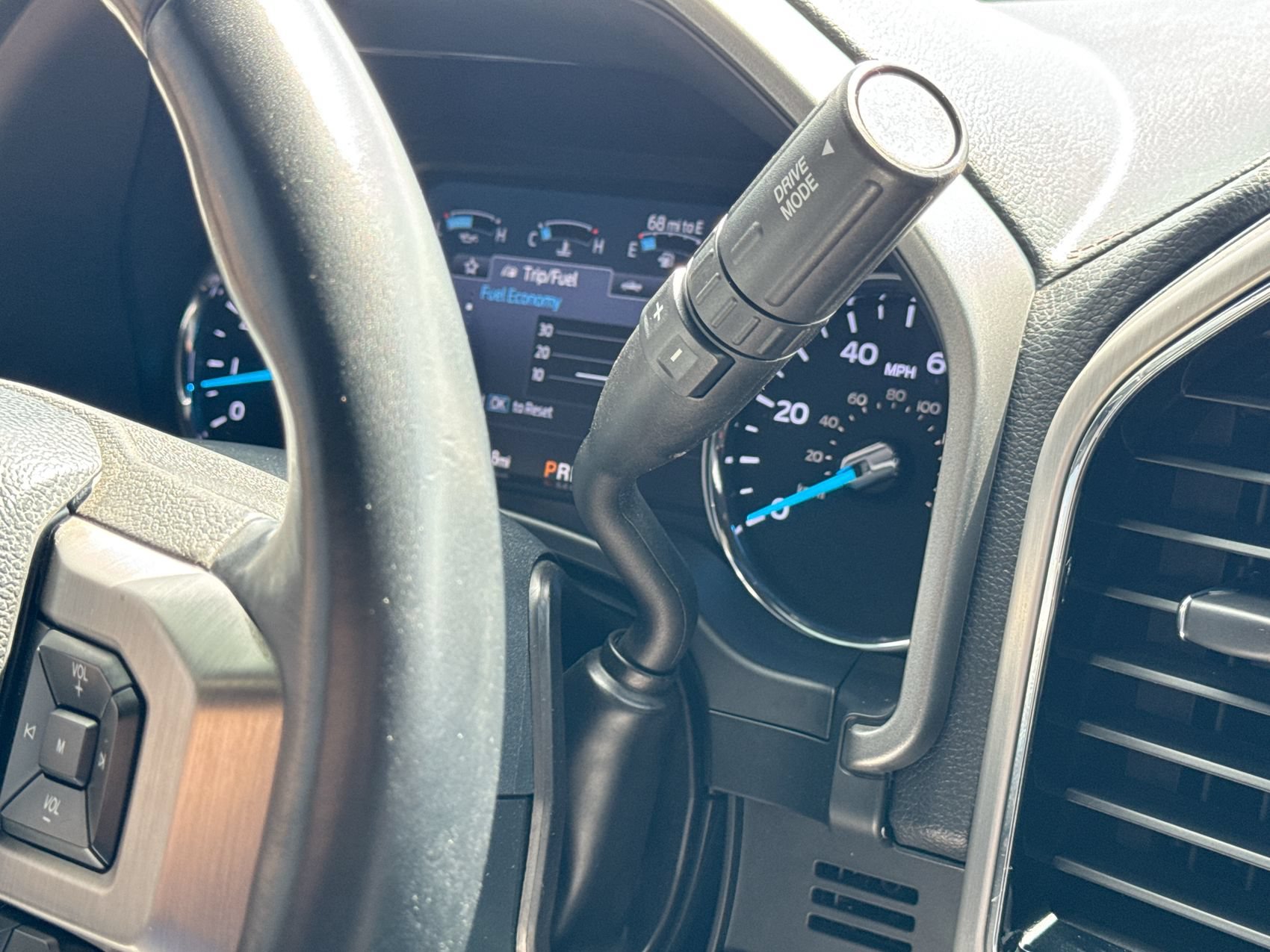 Used 2022 Ford F250 Platinum w/ FX4 Off-Road Package AWD/4WD image 20