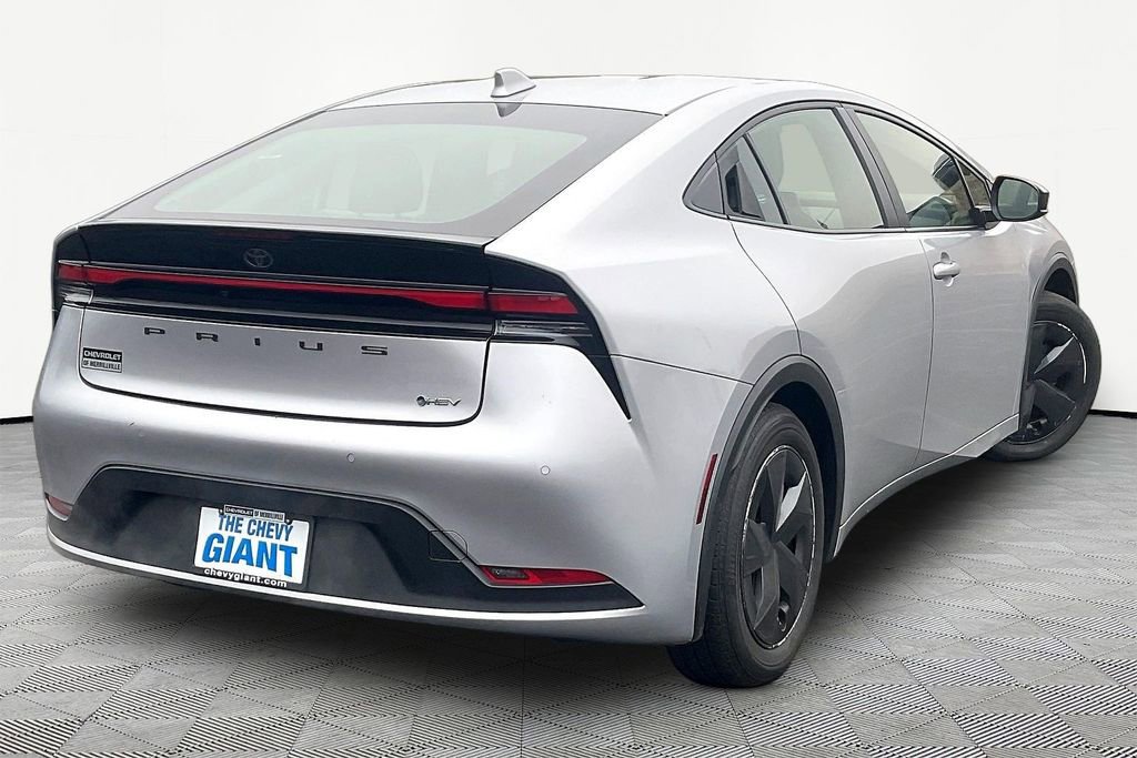 Used 2023 Toyota Prius LE image 7