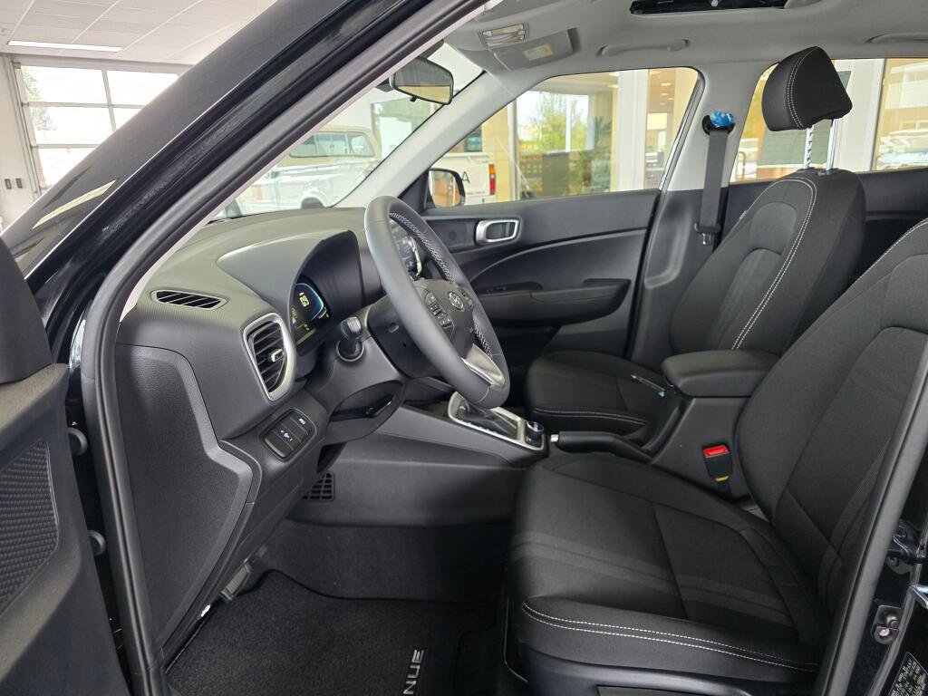 New 2026 Hyundai Venue SEL FWD image 17