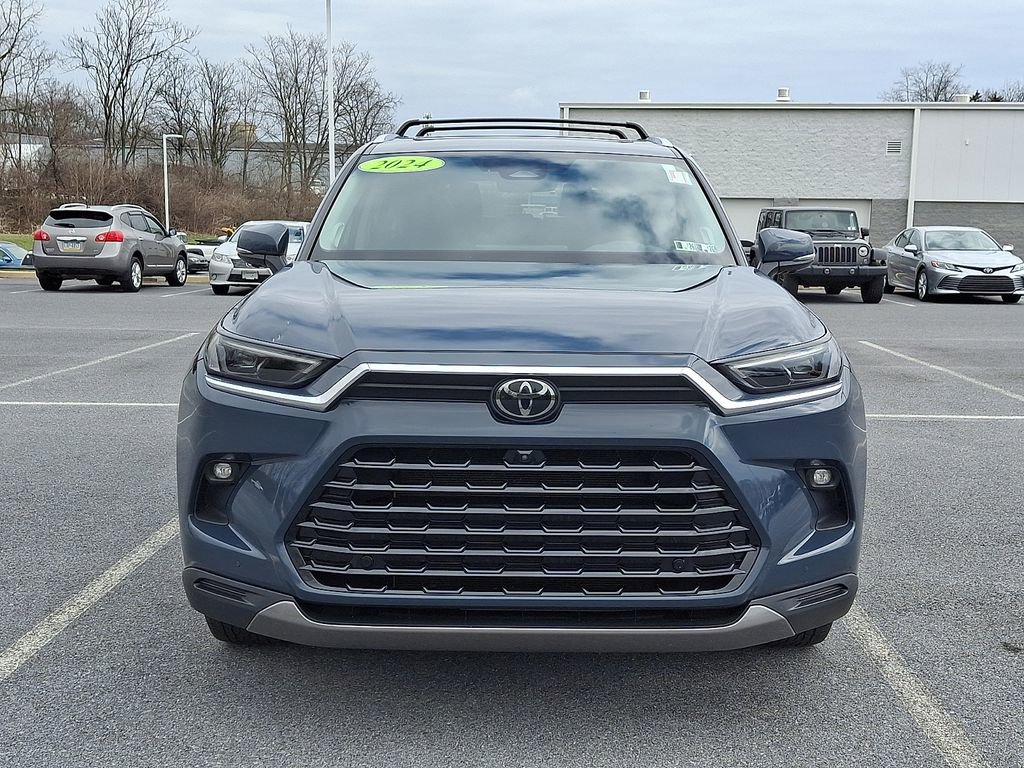 Used 2024 Toyota Grand Highlander Platinum image 2