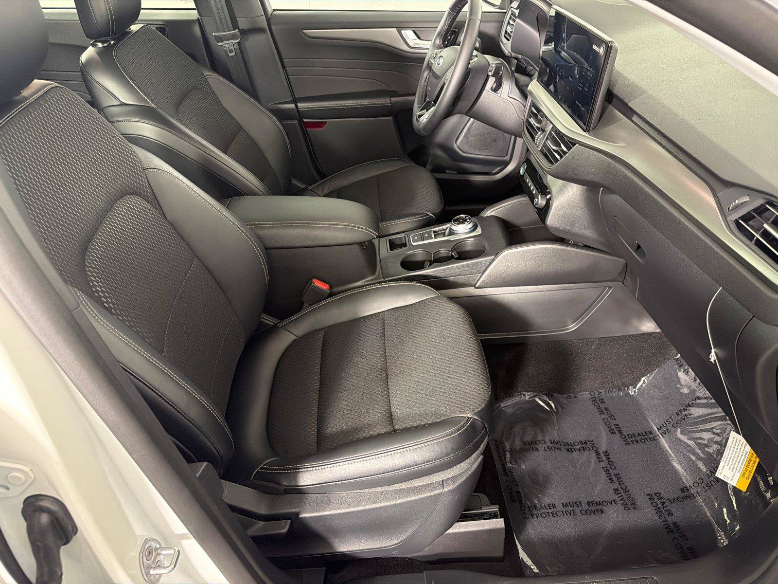 Used 2025 Ford Escape SE FWD image 13