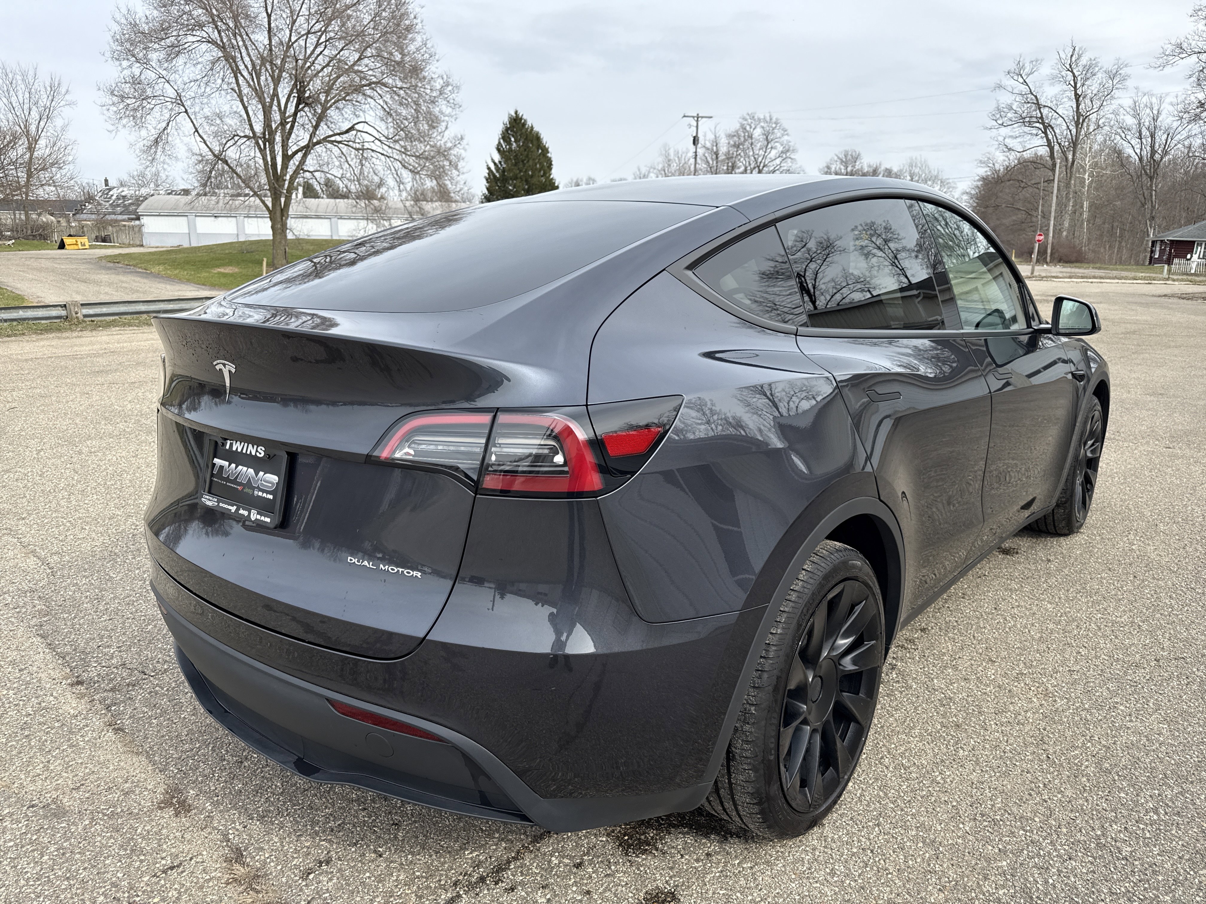 Used 2024 Tesla Model Y Long Range image 7