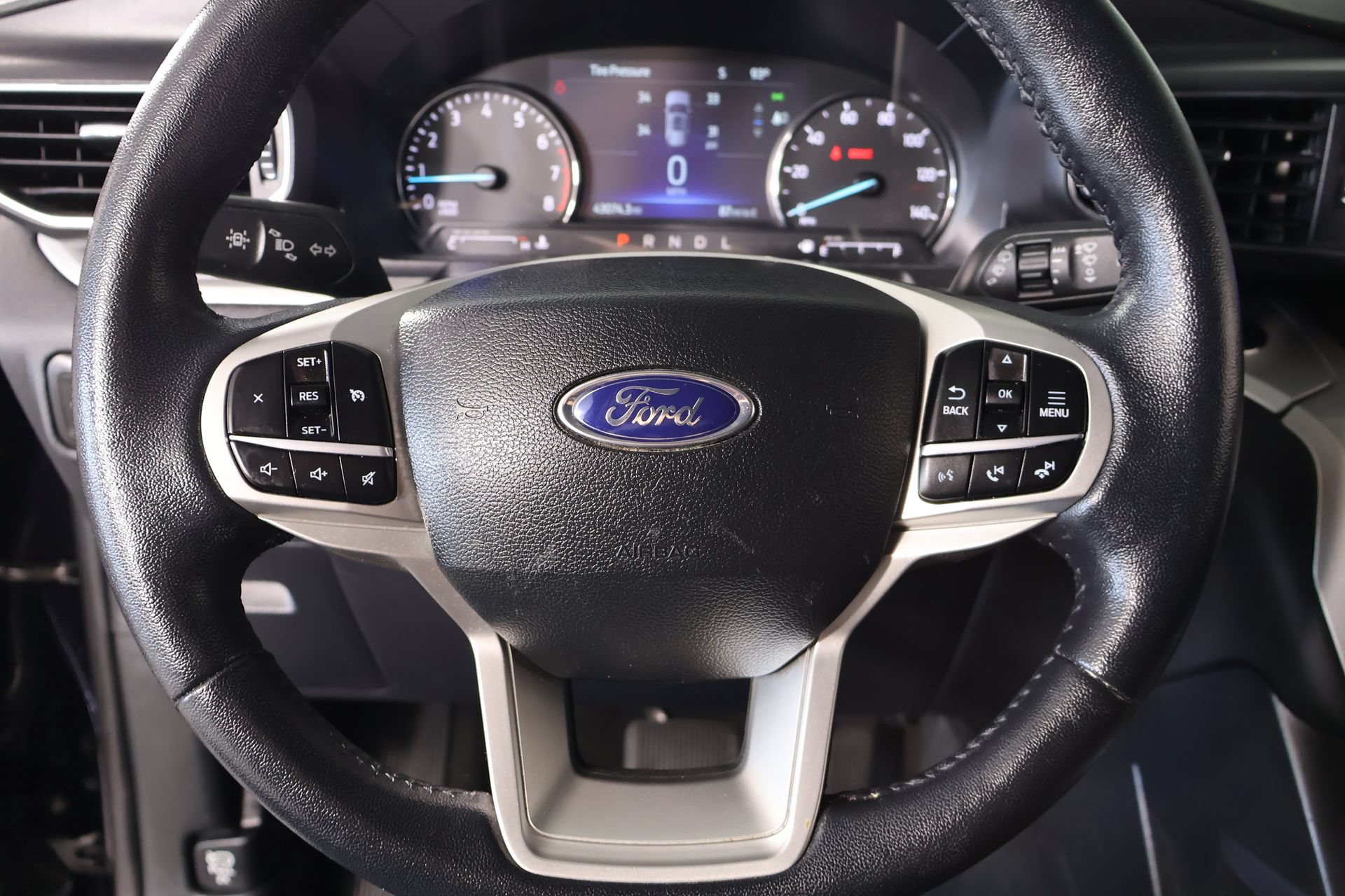 Used 2023 Ford Explorer XLT w/ Equipment Group 202A AWD/4WD image 3