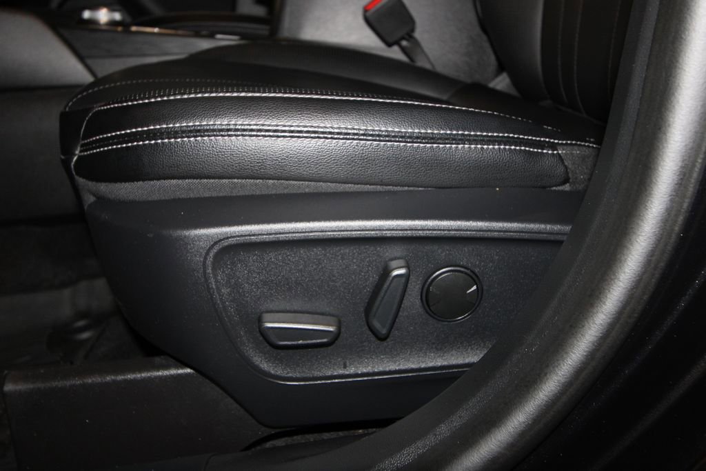 Used 2025 Ford Escape Platinum w/ Premium Technology Package AWD/4WD image 7
