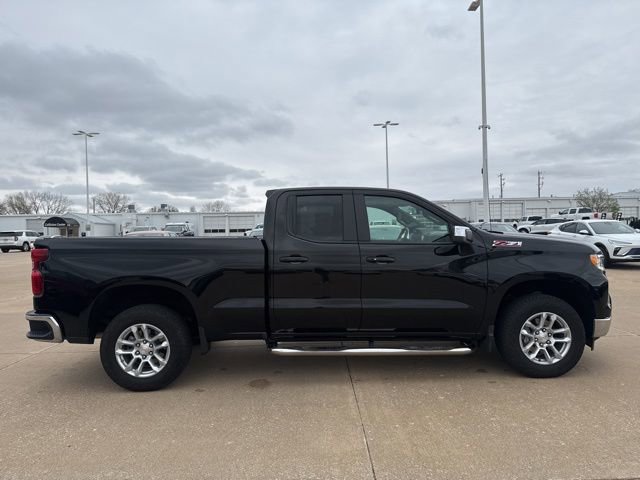 Used 2023 Chevrolet Silverado 1500 LT w/ Z71 Off-Road Package image 2