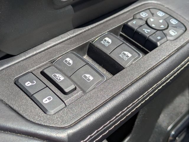 Used 2025 RAM 2500 Limited AWD/4WD image 15