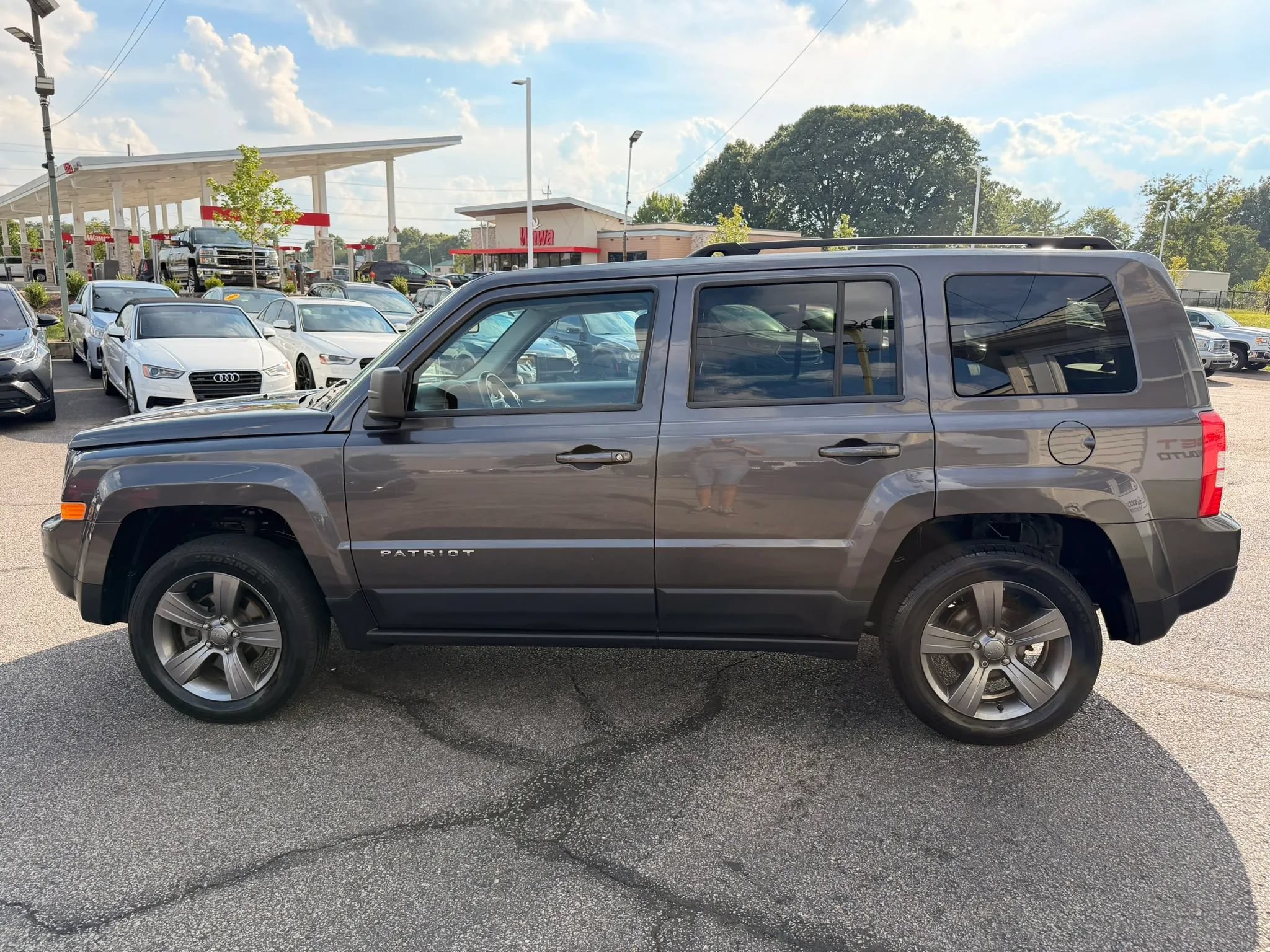 Used 2015 Jeep Patriot High Altitude AWD/4WD image 2