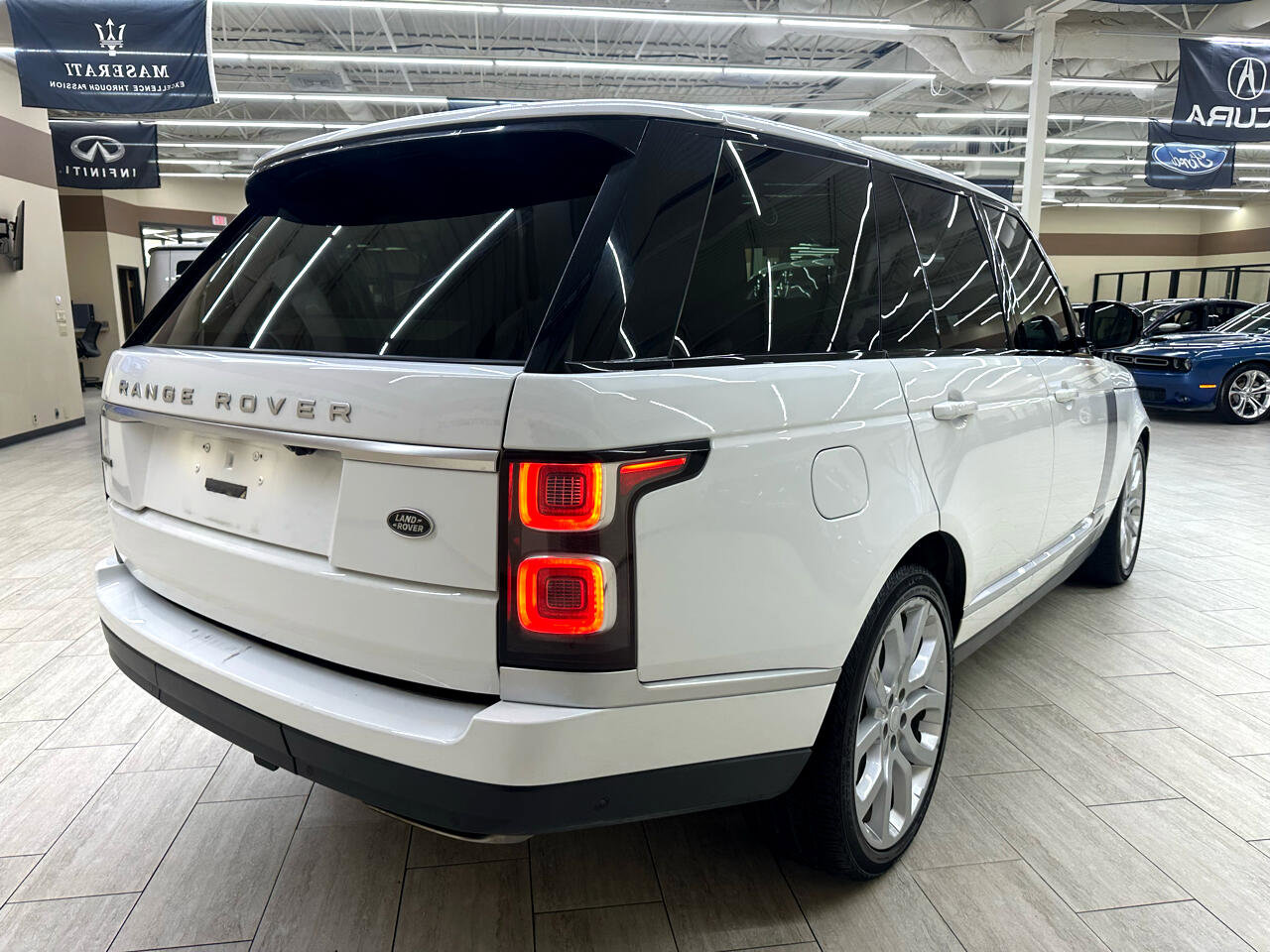 Used 2018 Land Rover Range Rover Supercharged image 6