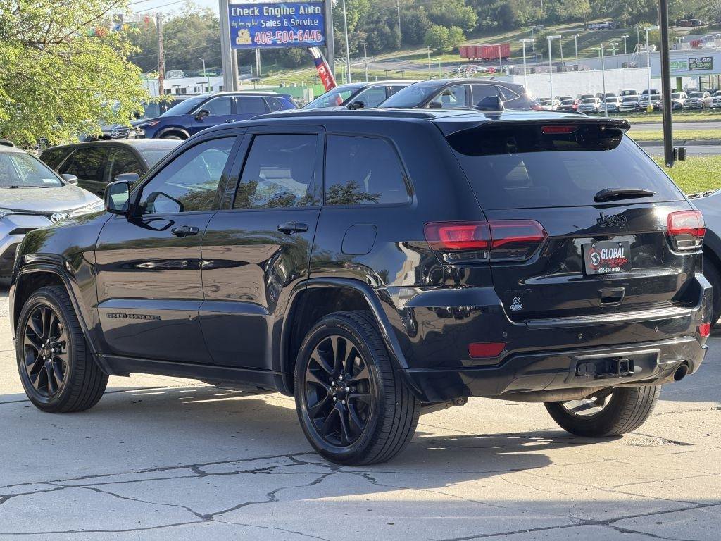 Used 2019 Jeep Grand Cherokee Altitude AWD/4WD image 5