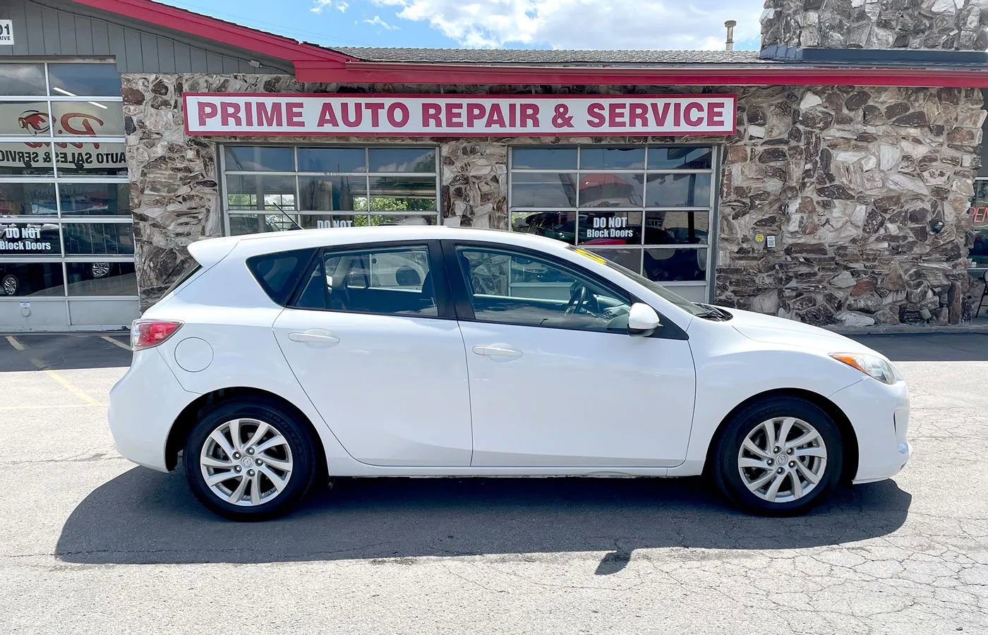 Used 2012 MAZDA MAZDA3 i Touring FWD image 8
