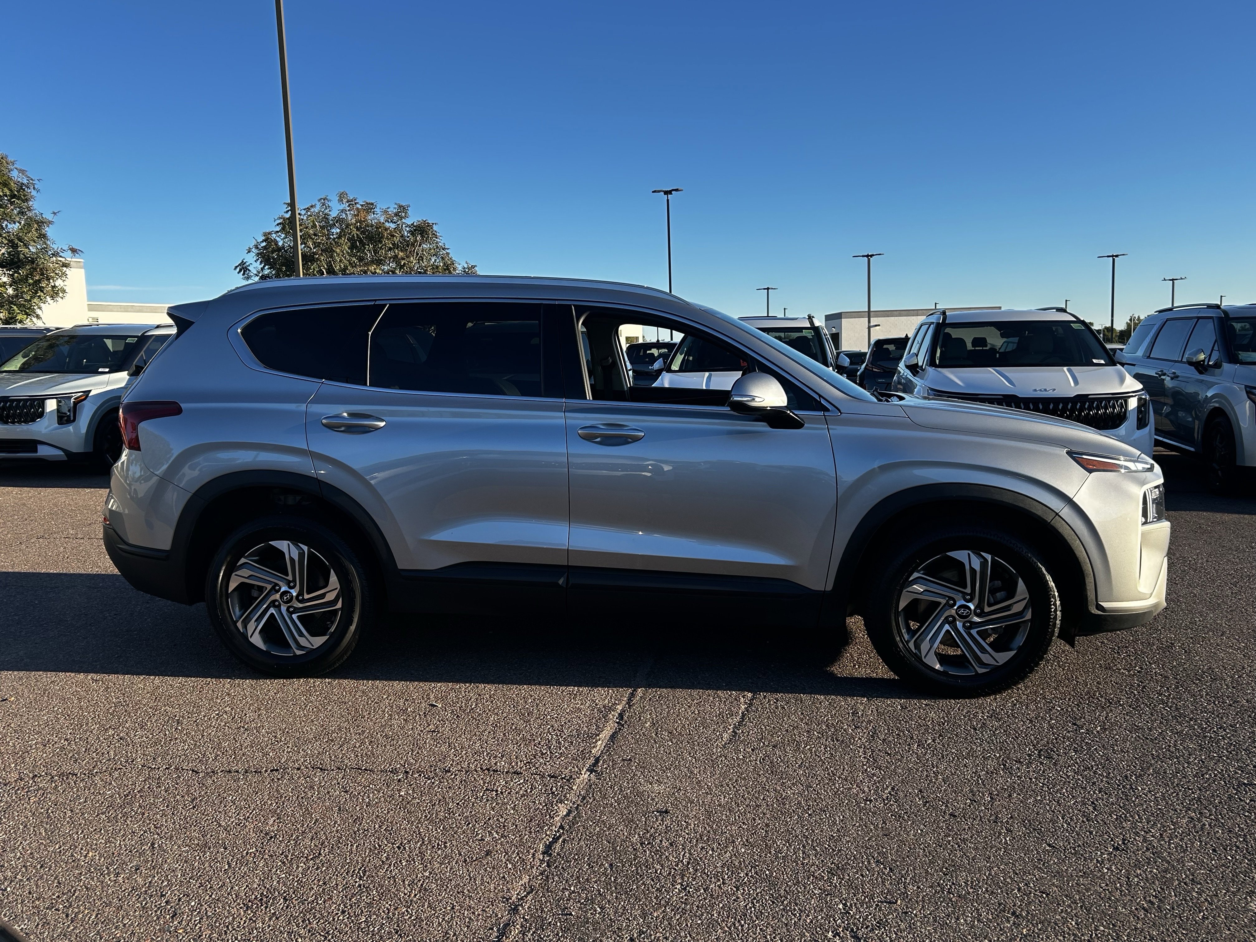 Used 2023 Hyundai Santa Fe SEL image 5
