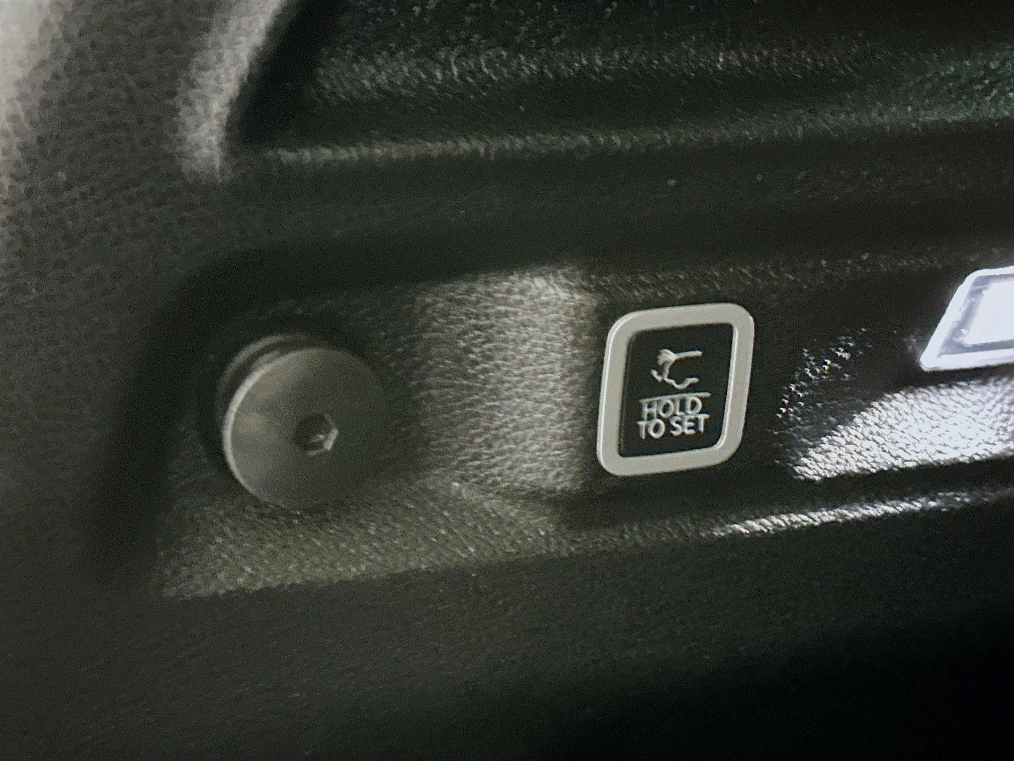 Used 2023 Jeep Grand Cherokee L Laredo image 32