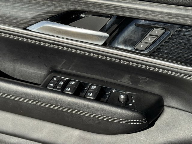 Used 2023 Jeep Wagoneer Series III w/ Convenience Group I image 25