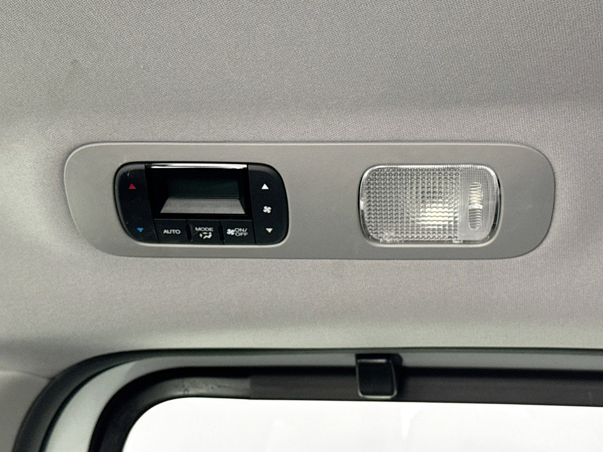 Certified 2022 Honda Odyssey Touring image 27