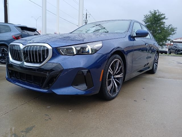 New 2026 BMW 530i w/ M Sport Package RWD image 3