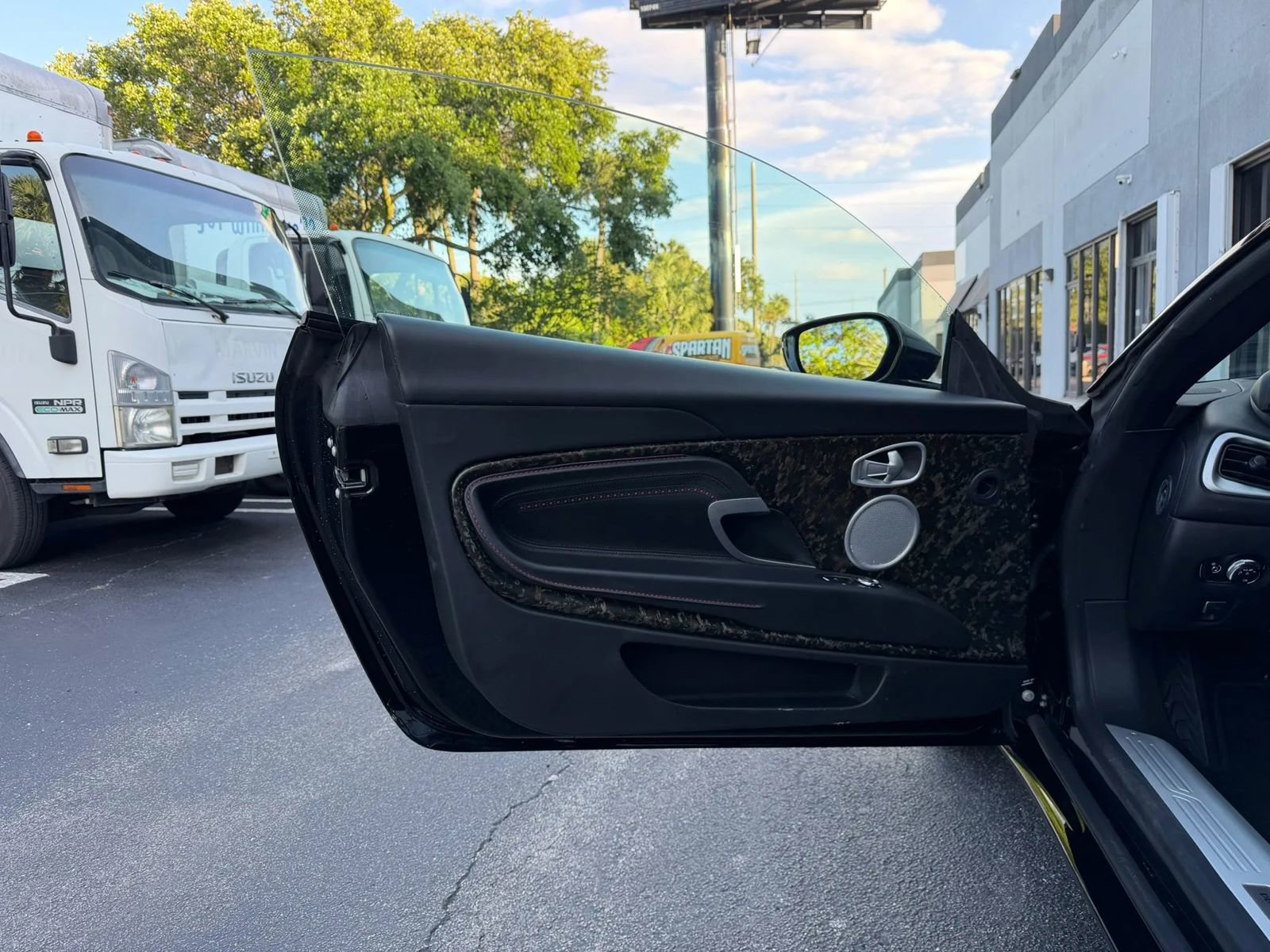 Used 2018 Aston Martin DB11 V12 RWD image 10