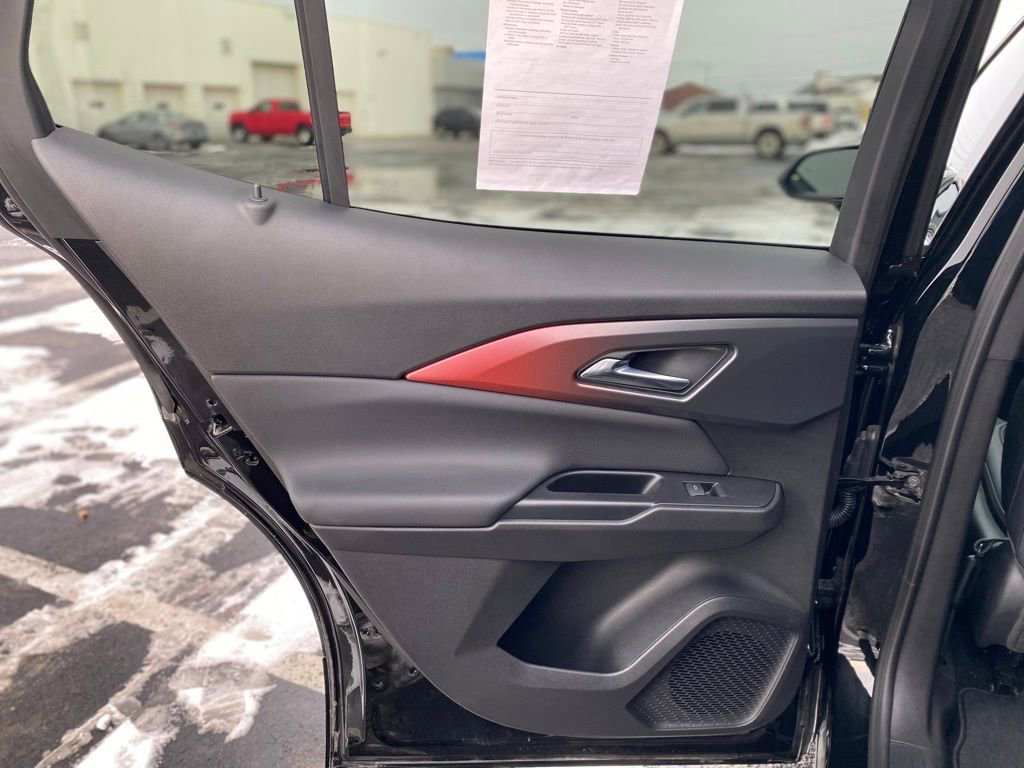 Used 2025 Chevrolet Equinox EV RS image 16