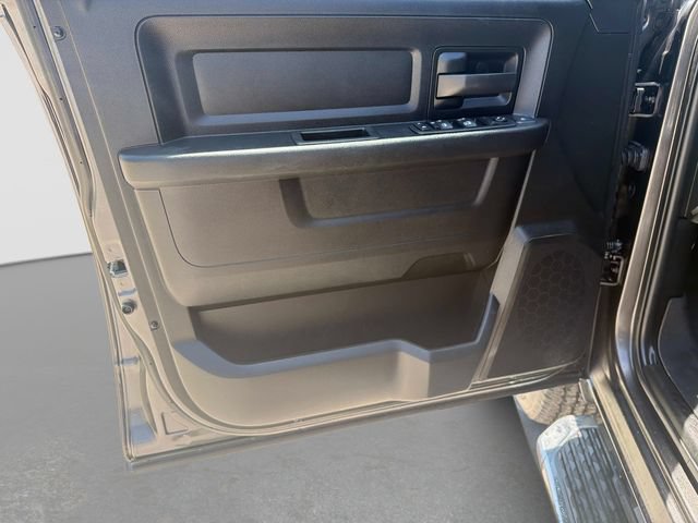 Used 2024 RAM 2500 Tradesman w/ Chrome Appearance Group AWD/4WD image 18