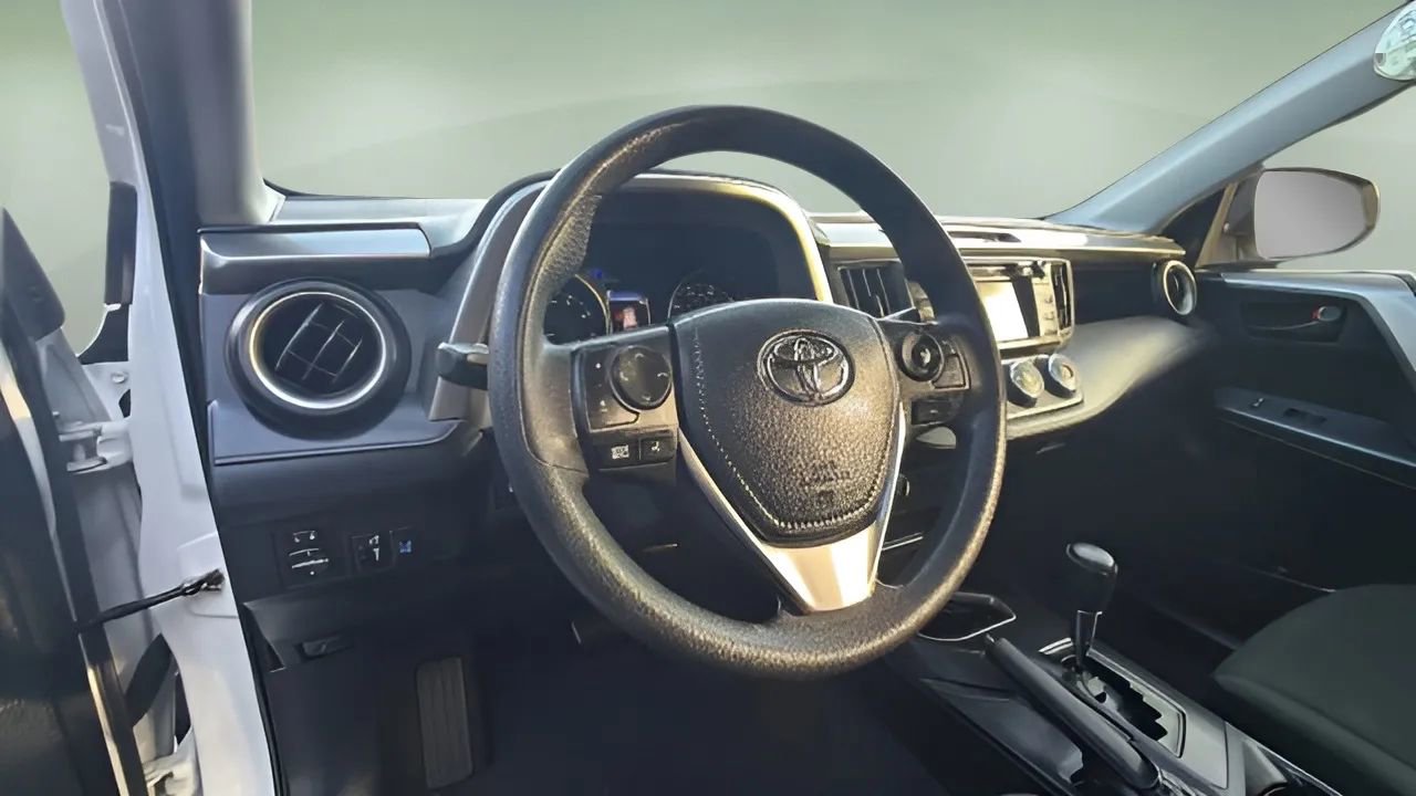 Used 2018 Toyota RAV4 LE image 24