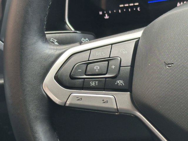 Used 2024 Volkswagen Jetta SE FWD image 23