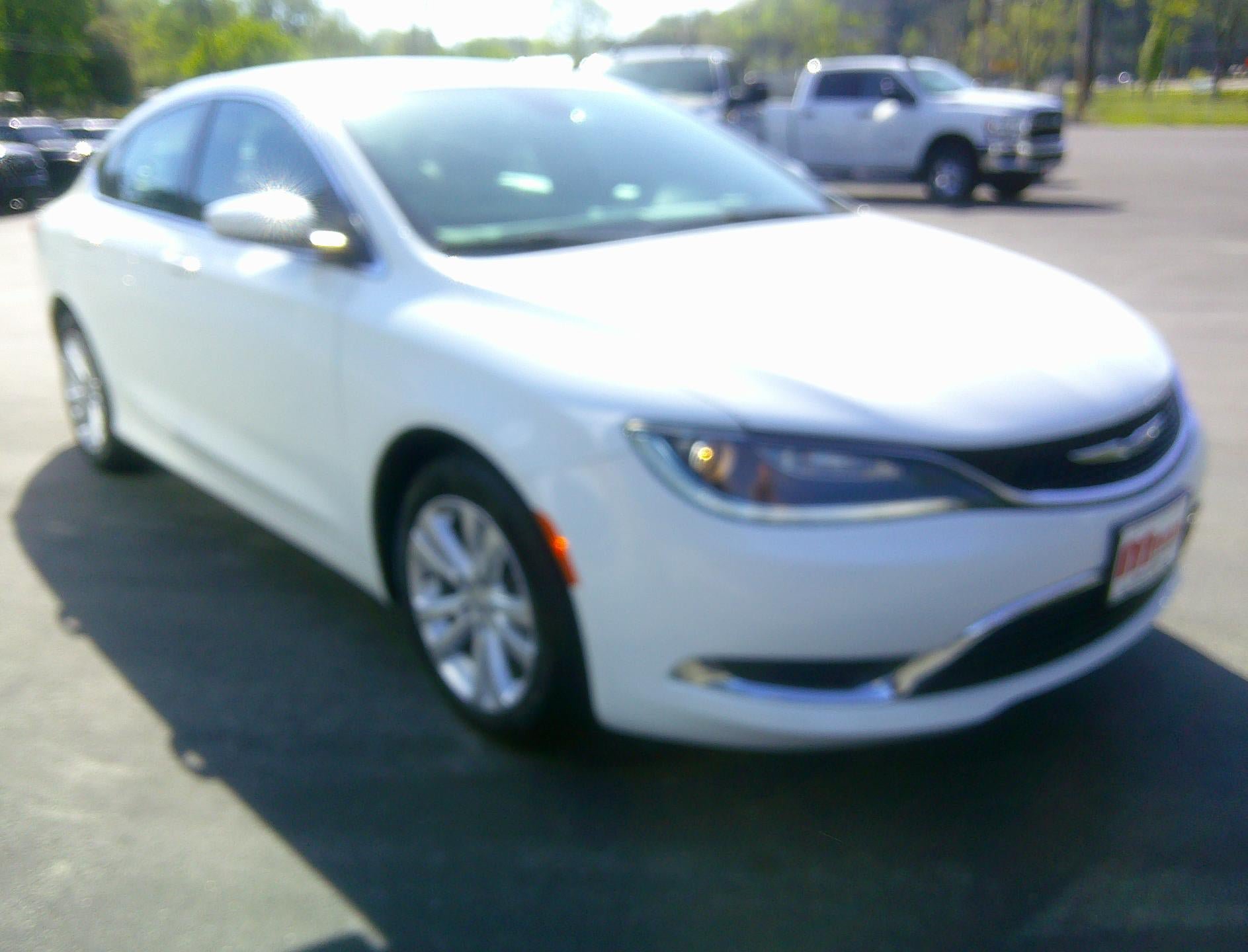 Used 2015 Chrysler 200 Limited FWD image 6