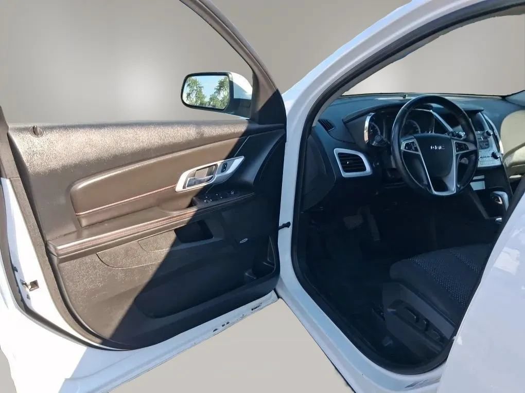 Used 2015 GMC Terrain SLE AWD/4WD image 18
