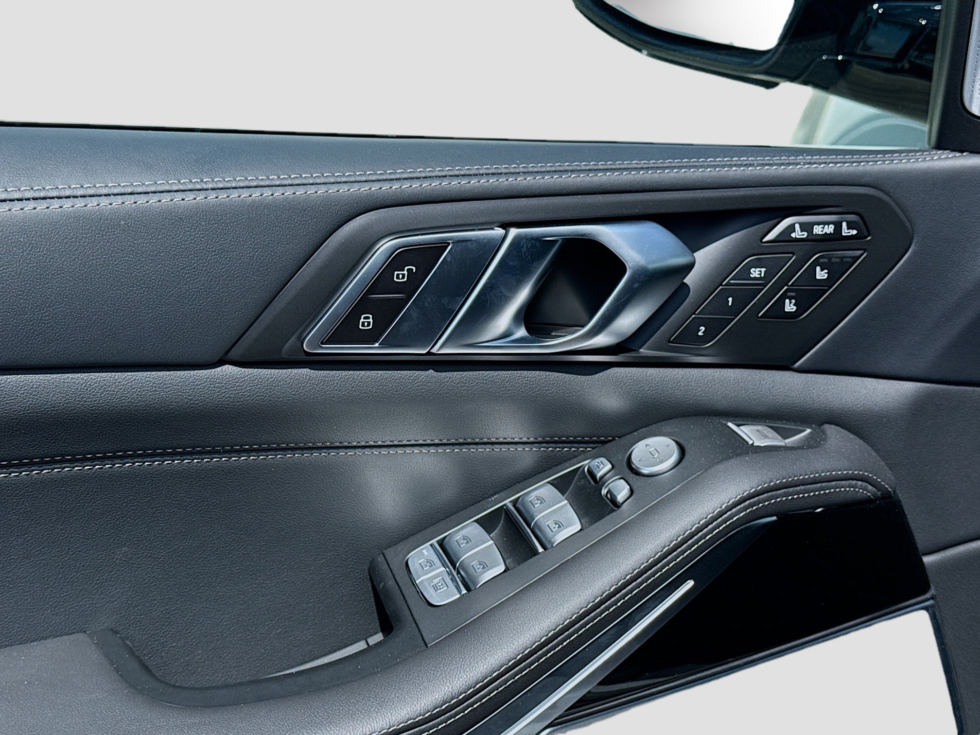 New 2026 BMW ALPINA XB7 AWD/4WD image 25