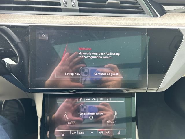 Used 2024 Audi Q8 e-tron Premium image 25