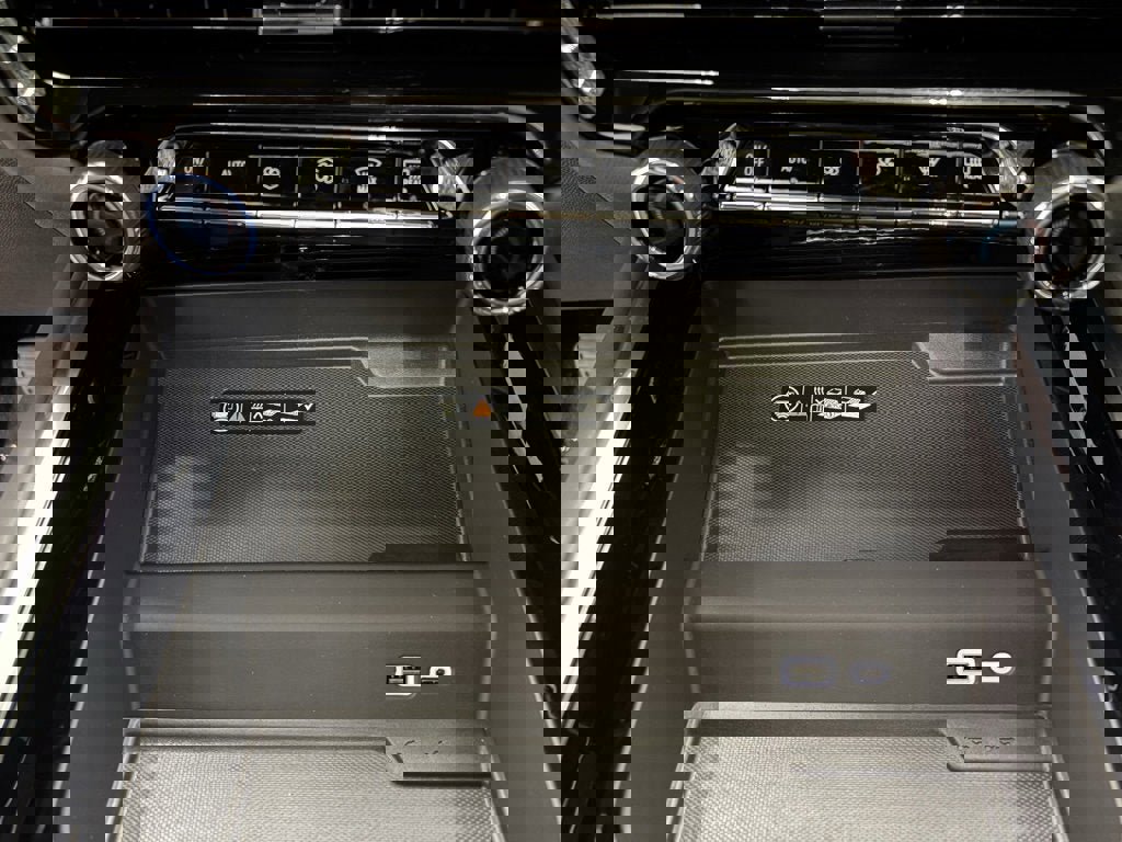 New 2026 Chevrolet Suburban High Country image 22