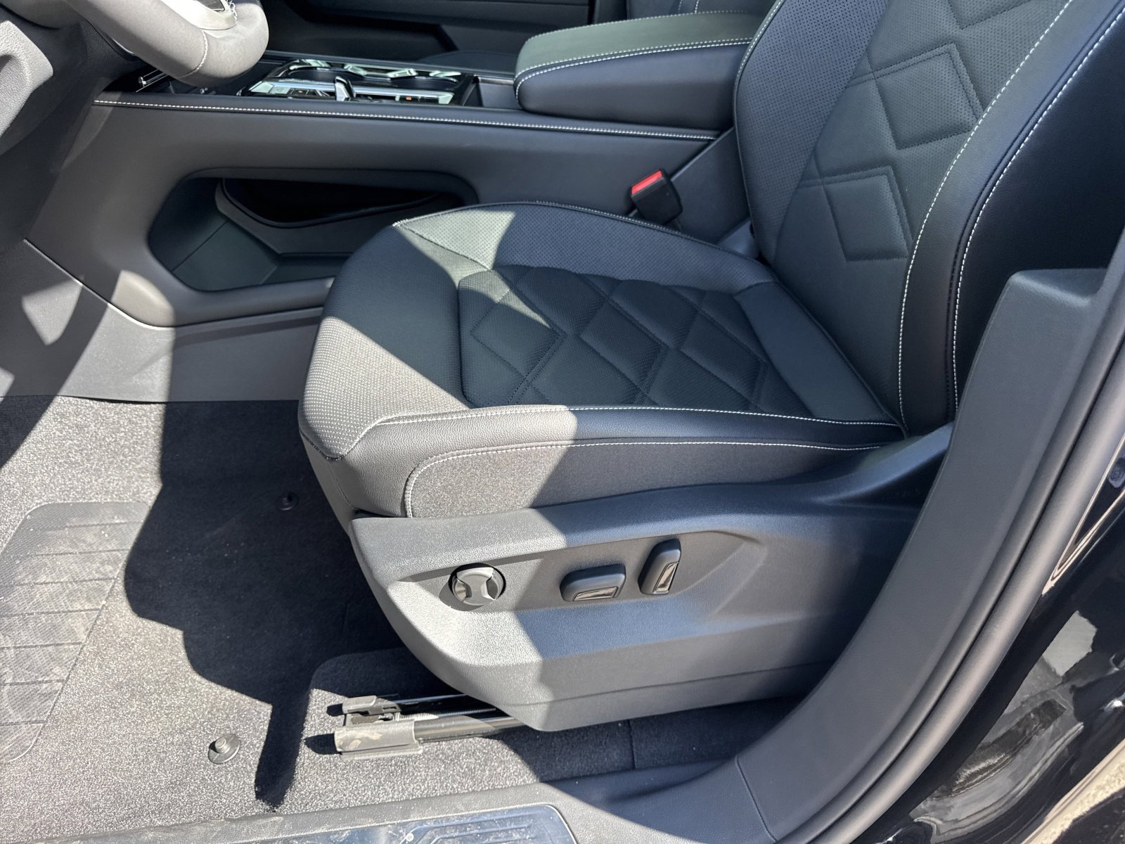 New 2026 Volkswagen Atlas SE image 15