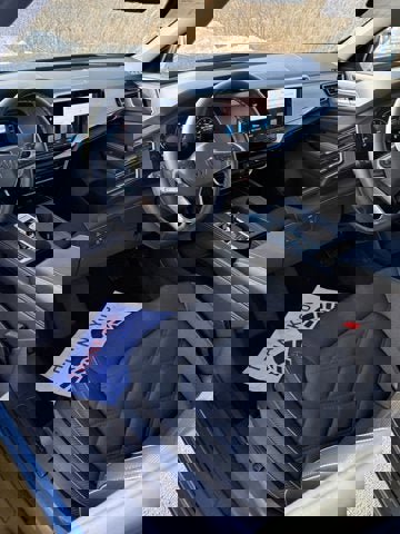 Certified 2025 Volkswagen Atlas Cross Sport SE image 12