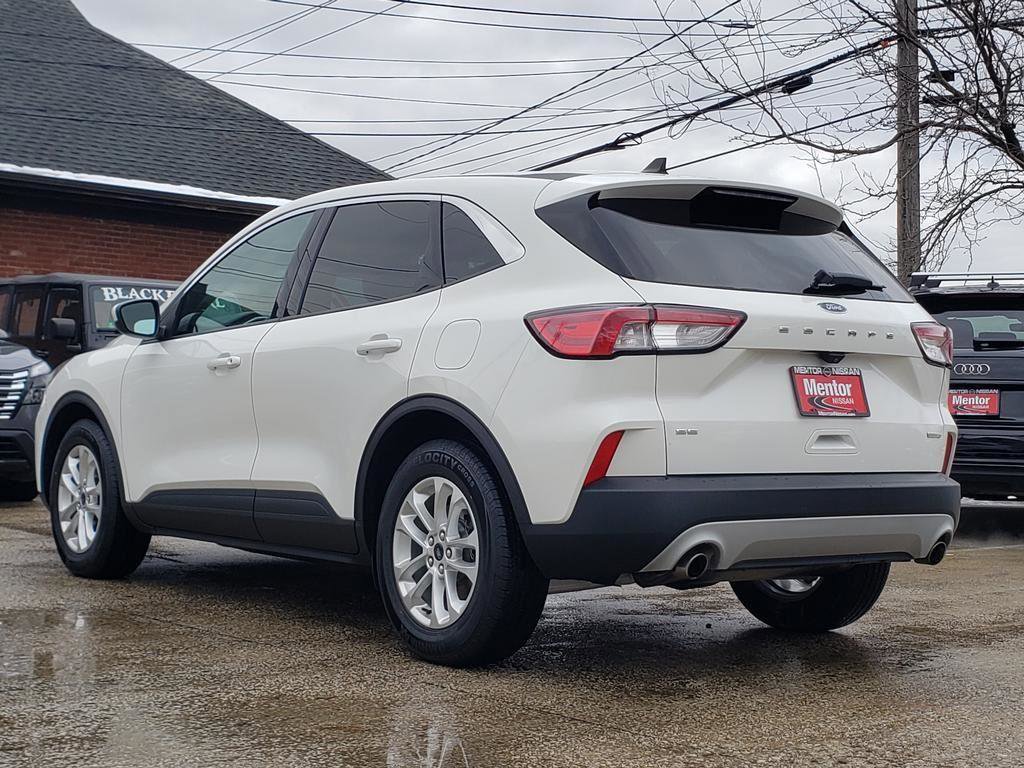 Used 2020 Ford Escape SE image 5