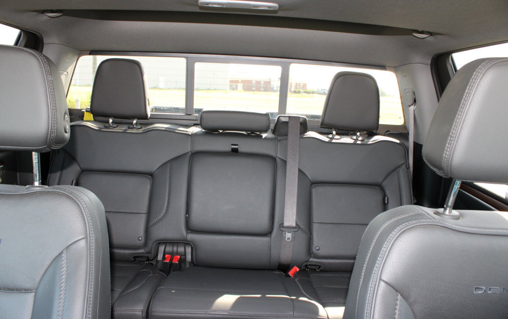 Used 2025 GMC Sierra 2500 Denali w/ Denali Reserve Package AWD/4WD image 14