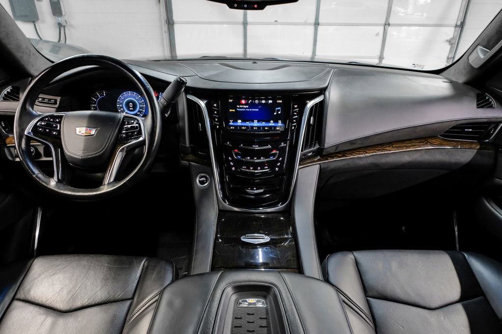 Used 2016 Cadillac Escalade Platinum RWD image 21