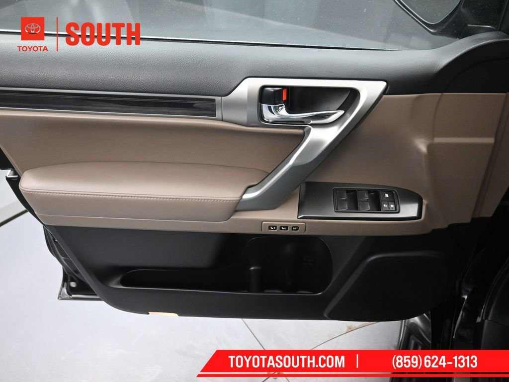 Used 2023 Lexus GX 460 Premium w/ Premium Package image 29