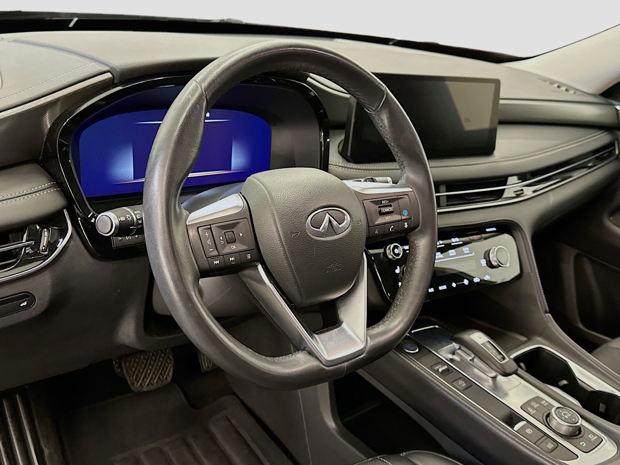Used 2023 INFINITI QX60 Luxe w/ Cargo Package AWD/4WD image 18