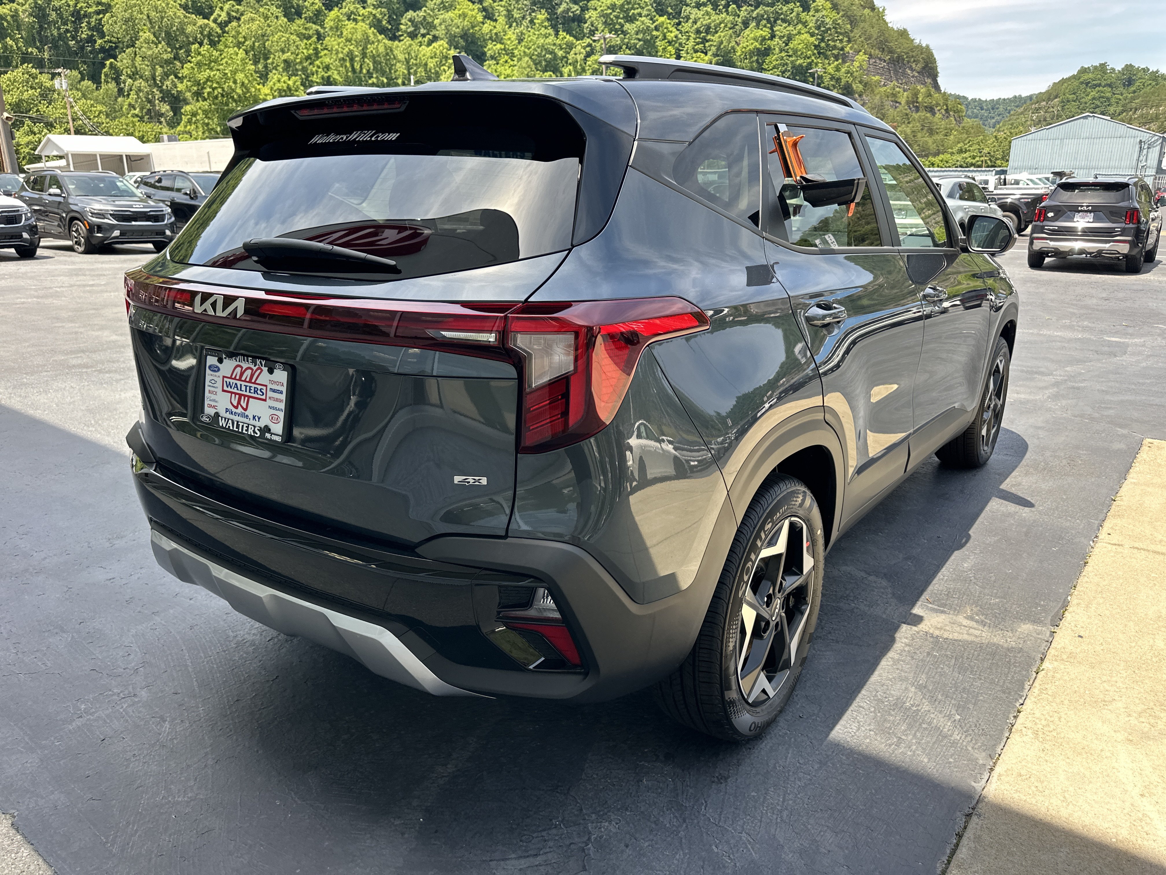 New 2026 Kia Seltos S AWD/4WD image 2