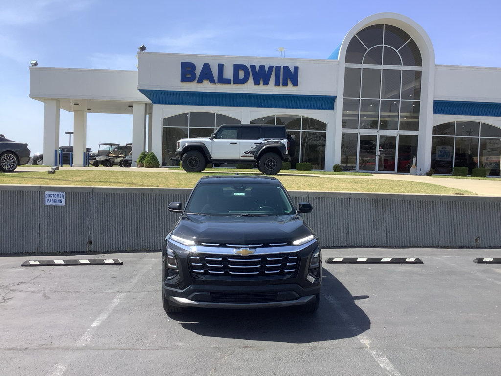 Used 2025 Chevrolet Equinox LT w/ Safety and Technology Package FWD image 2