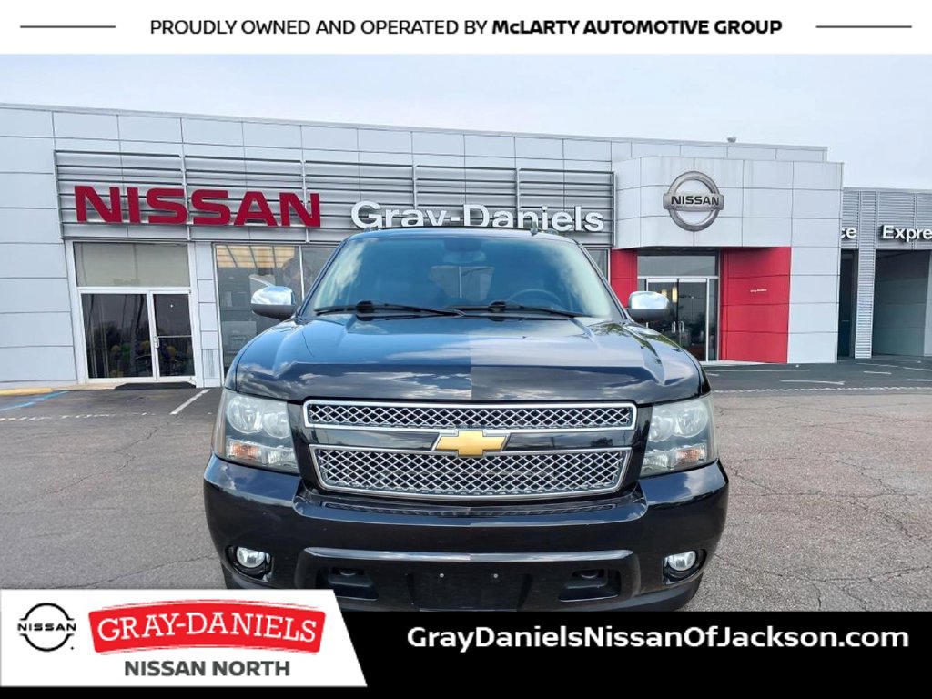 Used 2013 Chevrolet Avalanche LTZ AWD/4WD image 2
